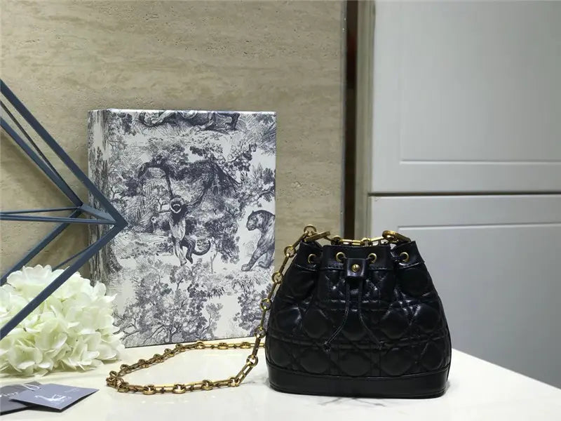 ミスディオール バケットバッグ