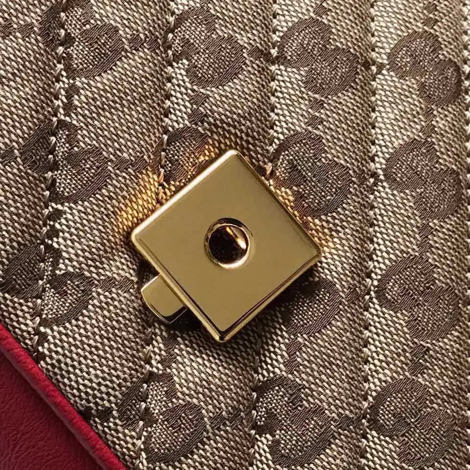 GGマーモント ミニキルティングショルダーバッグ