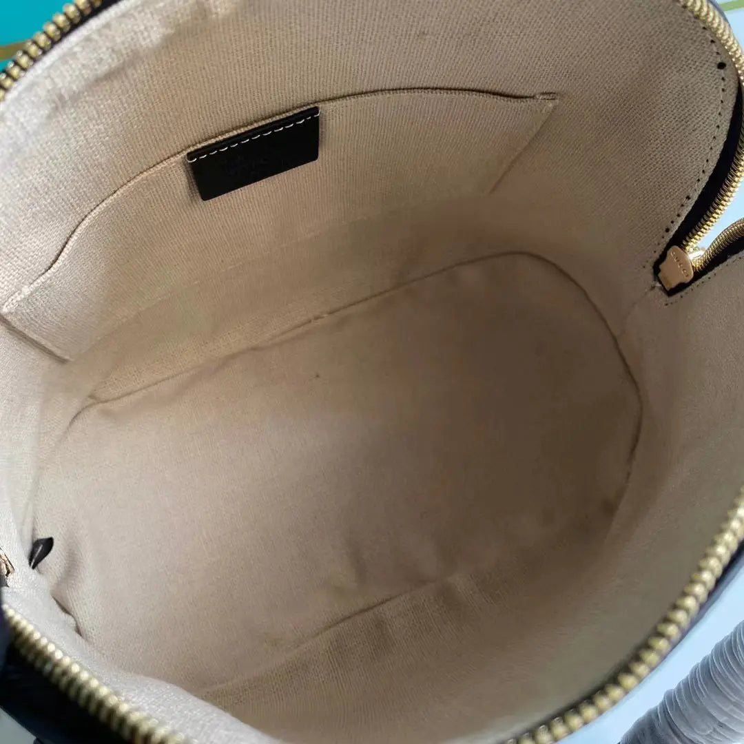 GUCCI マイクロ GG レザー ミニ ドーム クロスボディバッグ