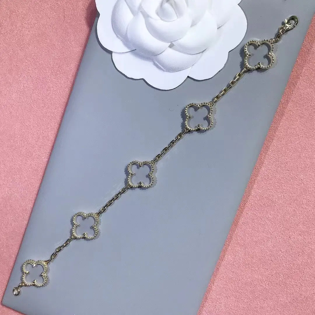 ヴァン クリーフ＆アーペルの四つ葉のクローバー クリスタル ブレスレット