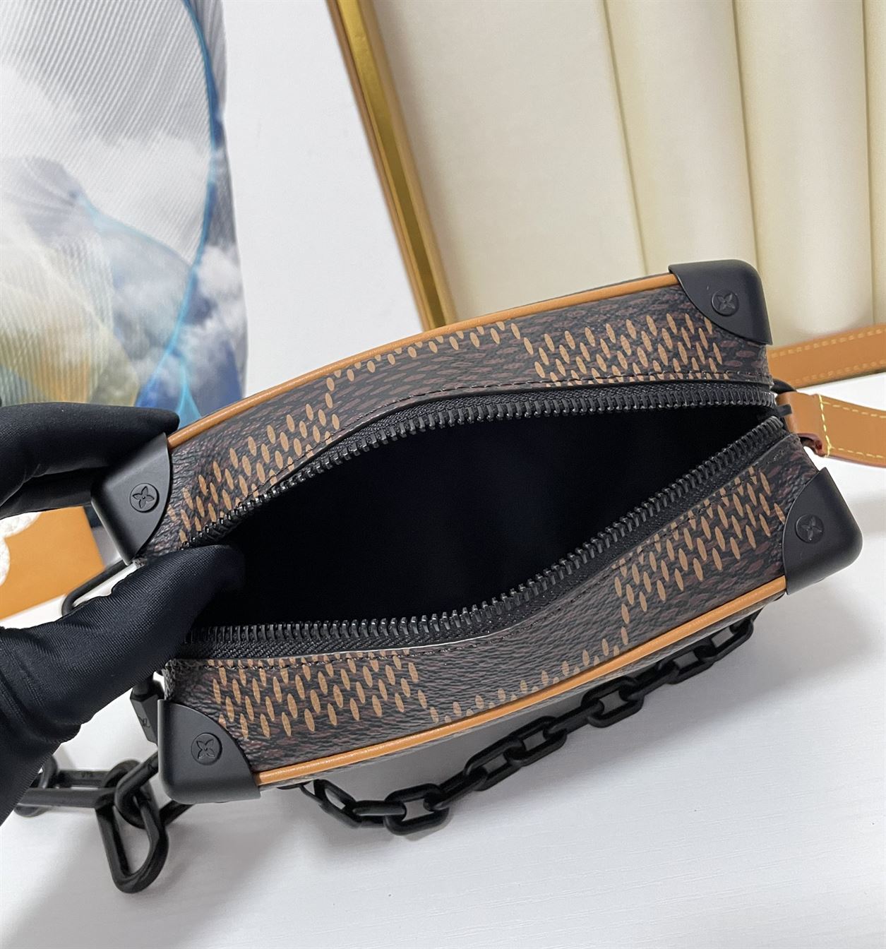 ルイ・ヴィトン ミニソフトトランク ダミエ・エベヌ – LVB070