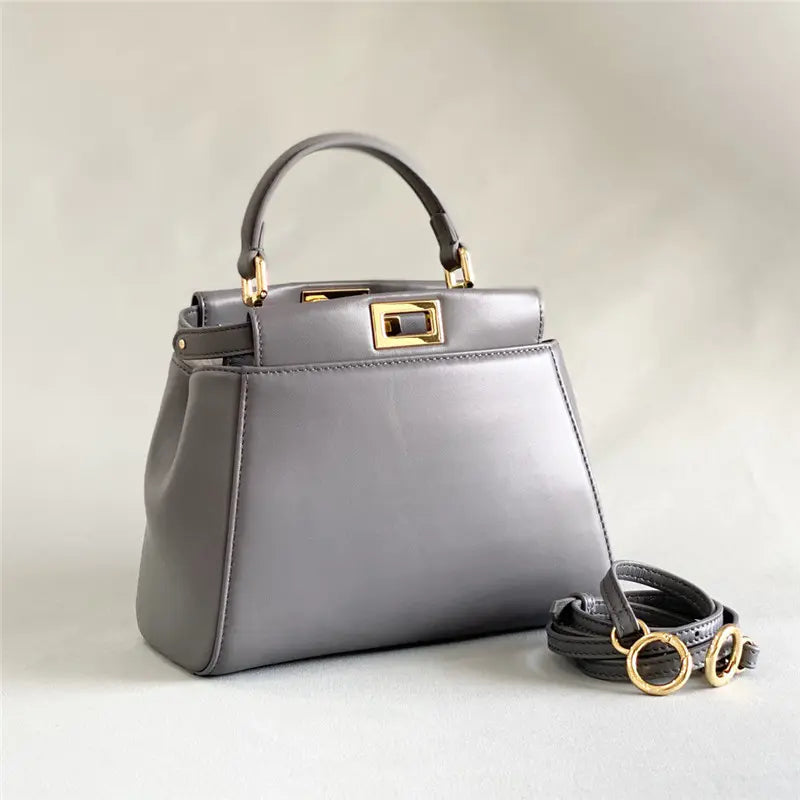 フェンディ ピーカブー シープスキンバッグ