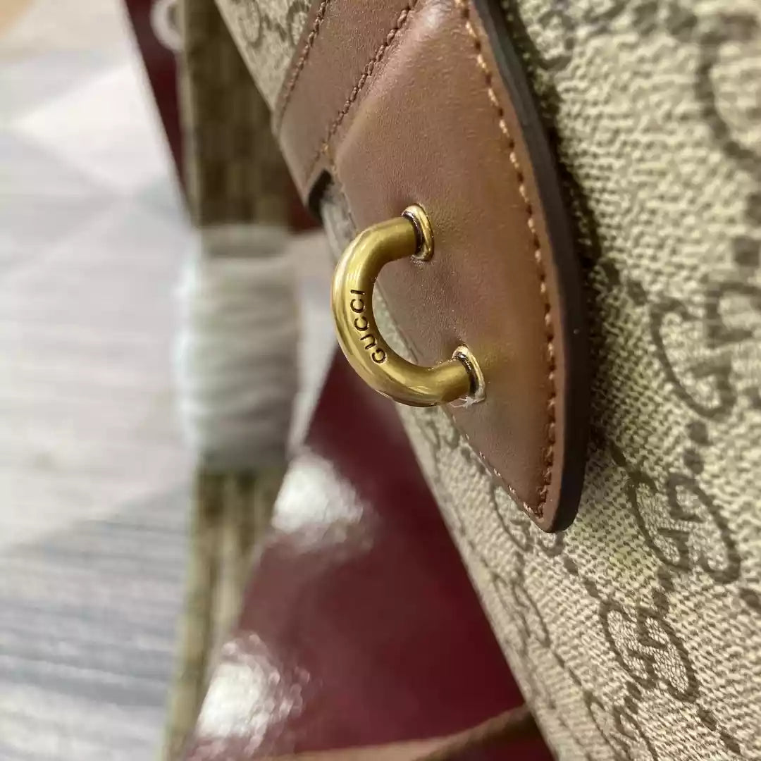 GGエンブレム ミディアム バックパック（ベージュ＆ダークブラウン）– BG071