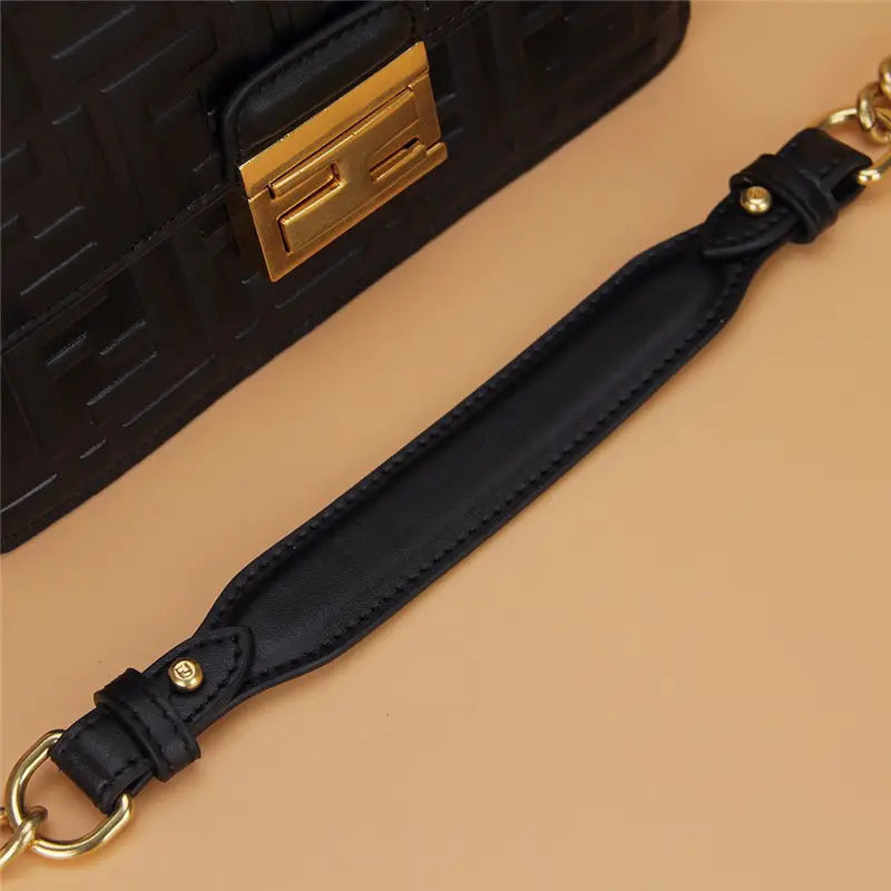 フェンディは小さい