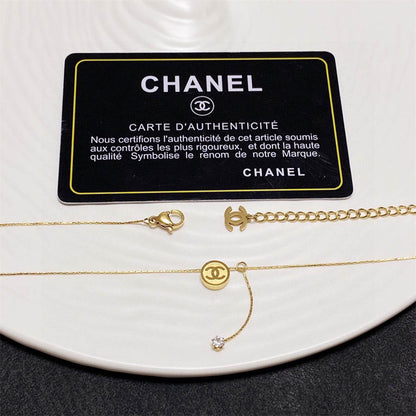 シャネルのダブルCレター細ネックレス