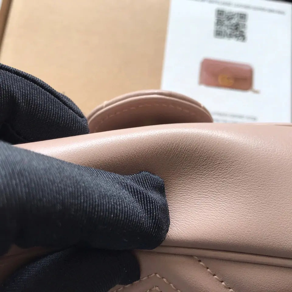 GGマーモント マトラッセ レザー スーパーミニバッグ