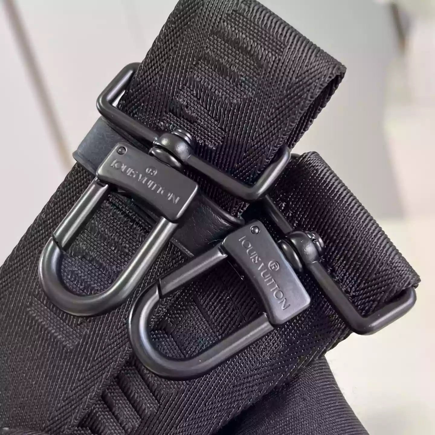 ガストン ウェアラブルウォレット ブラック M81115 – LW258