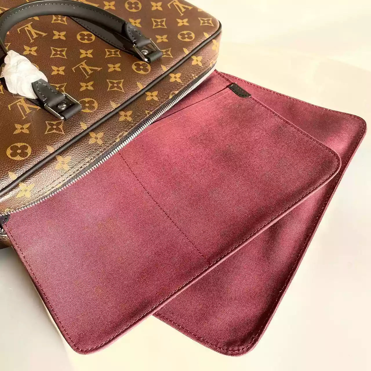 マカッサル キャンバス モノグラム トラベルブリーフケース M52005 – LW326