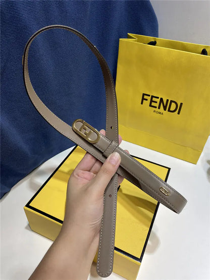 フェンディのループ付きナローベルト