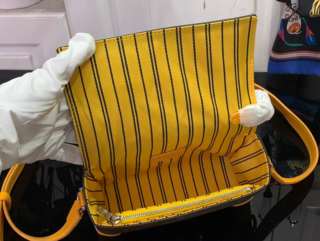 ルイ・ヴィトン スティーマー ウェアラブルウォレット イエロー サフラン モノグラム マカッサル – LW146