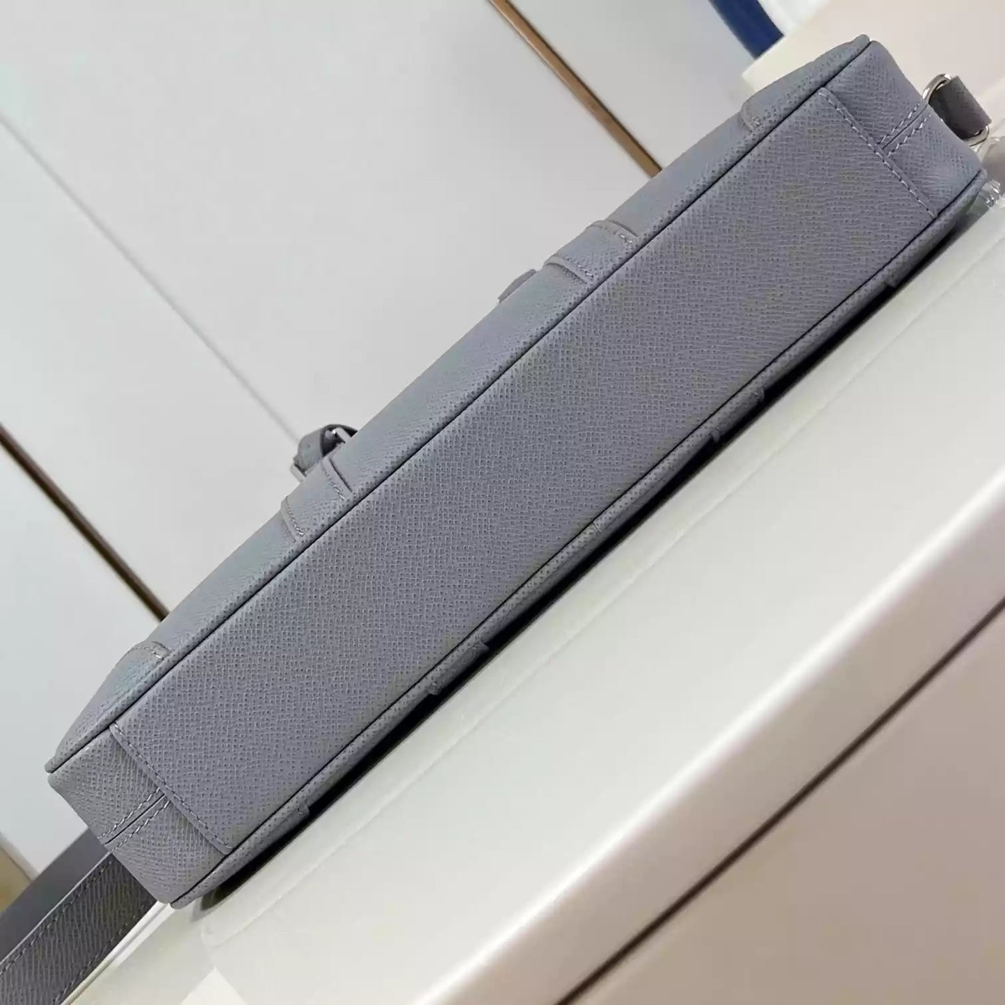 ポルト ドキュメント ヴォヤージュ PM グレー タイガレザー M11659 – LW323