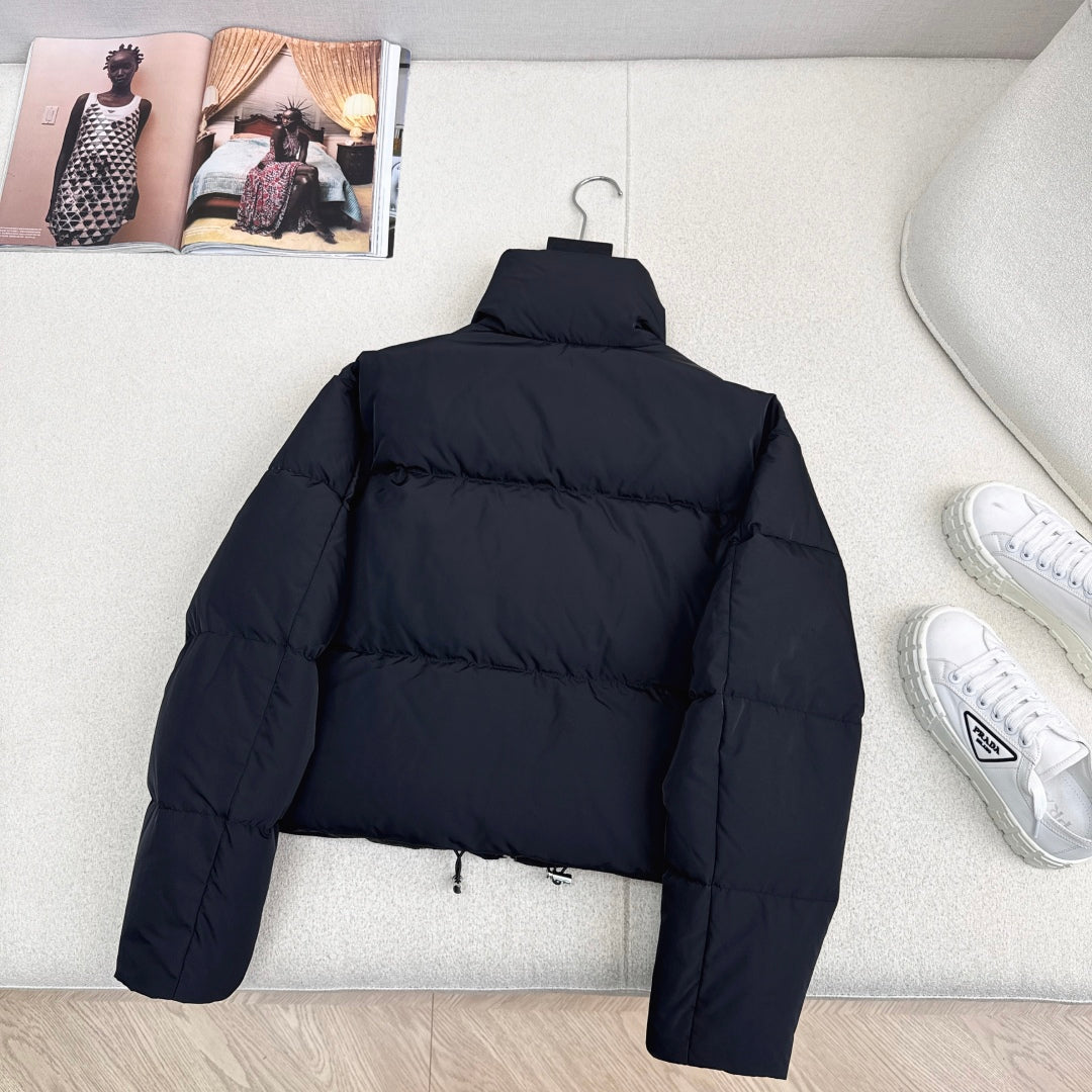 【PRADA旗艦店】ダウンジャケット、ご好評に付き再入荷！