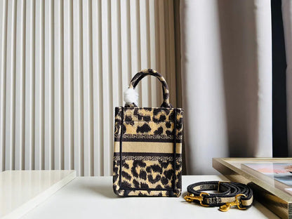 クリスチャン・ディオール ミニブックトート フォンバッグ