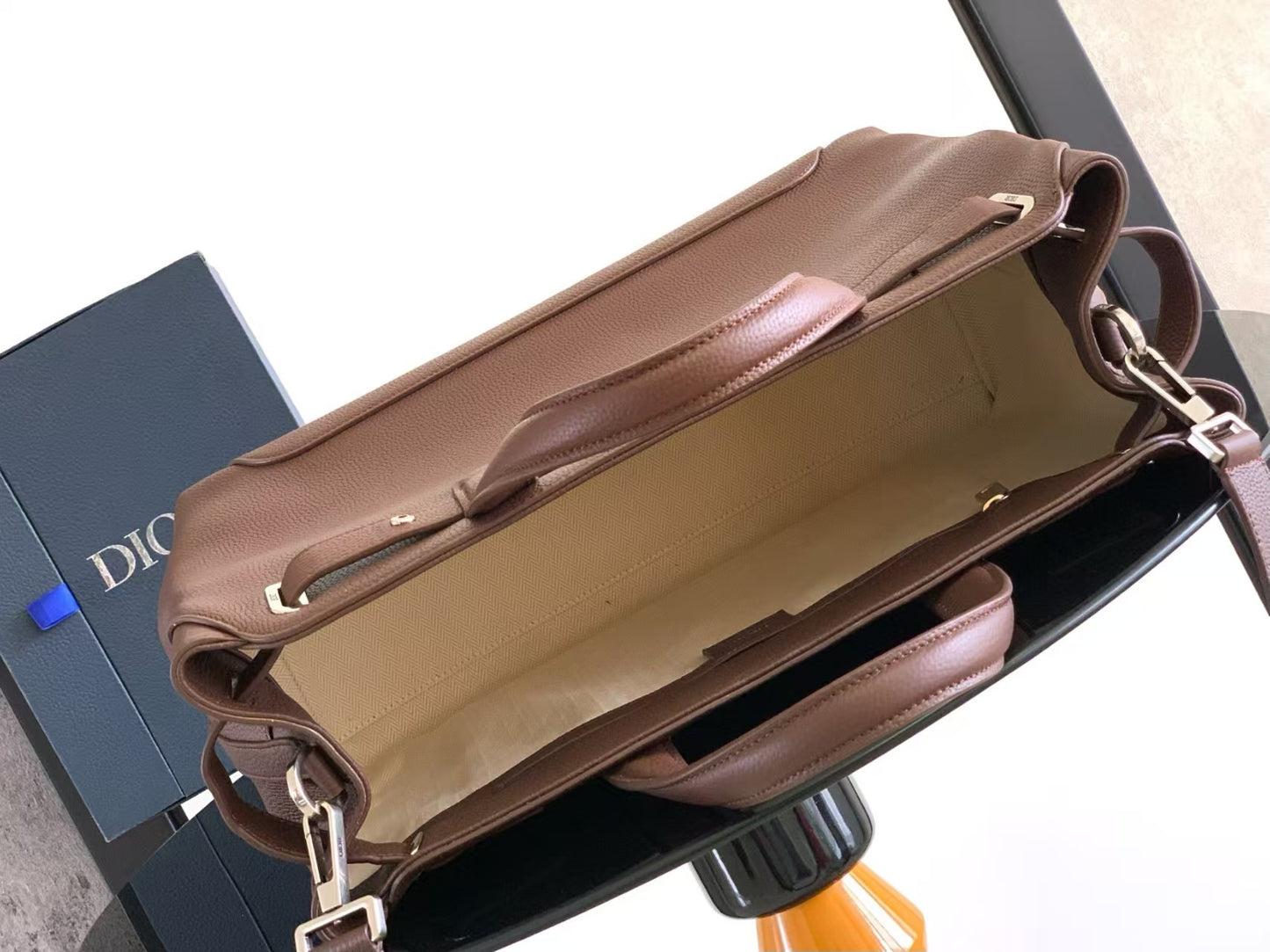 ミディアム ディオール ノルマンディー トートバッグ ブラウン ディオール アイコン カーフスキン |