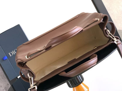 ミディアム ディオール ノルマンディー トートバッグ ブラウン ディオール アイコン カーフスキン |