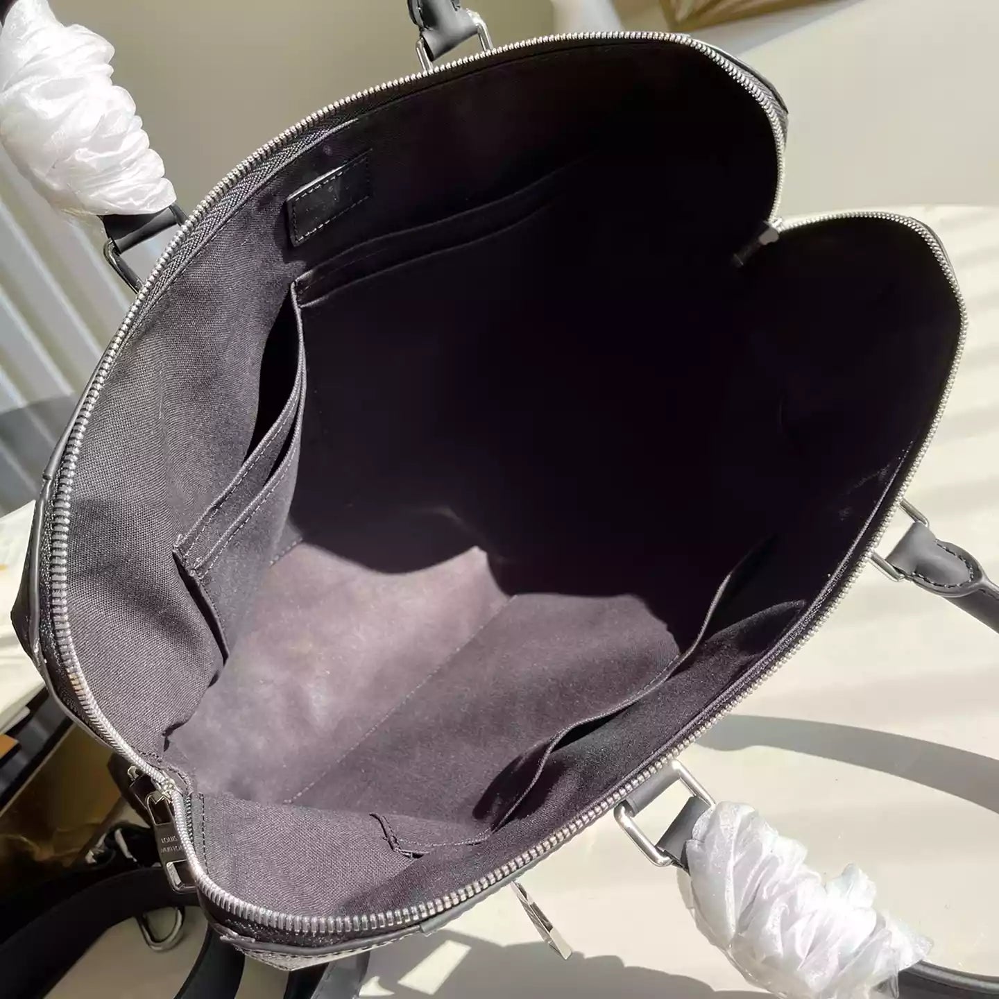 デイドキュメントホルダー グラファイト チェッカー N48260 – LW324