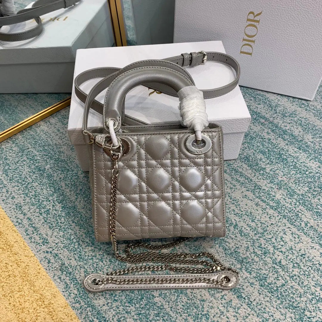 クリスチャン・ディオール ミニ レディ ディオール バッグ