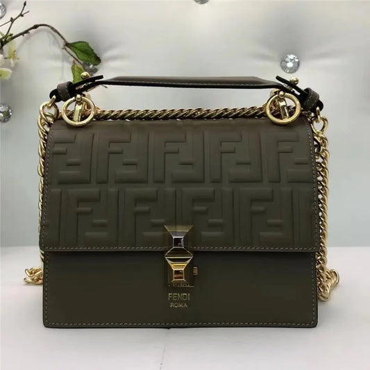 フェンディ カンユー ショルダーバッグ