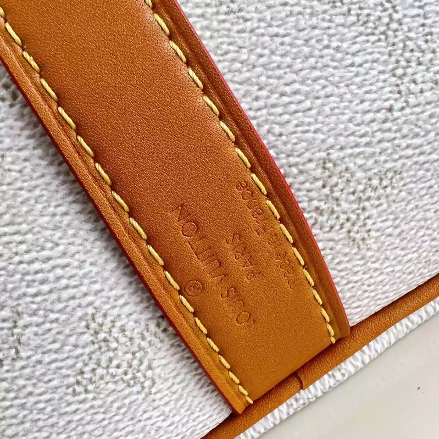 キーポル バンドリエール 45 バッグ オフホワイト モノグラム ヘリテージ キャンバス M14838 – LW353