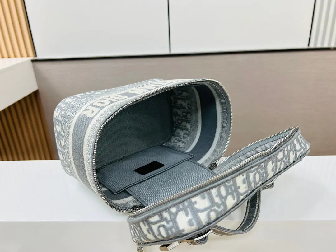 クリスチャン・ディオール コスメティックバッグ