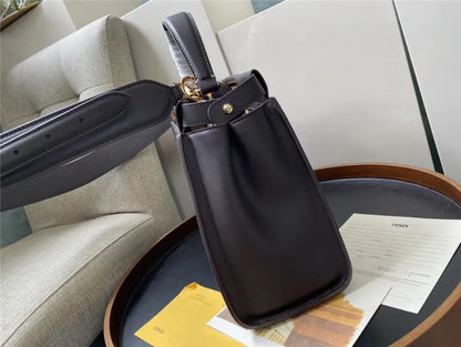 フェンディ ピーカブーバッグ ミディアム