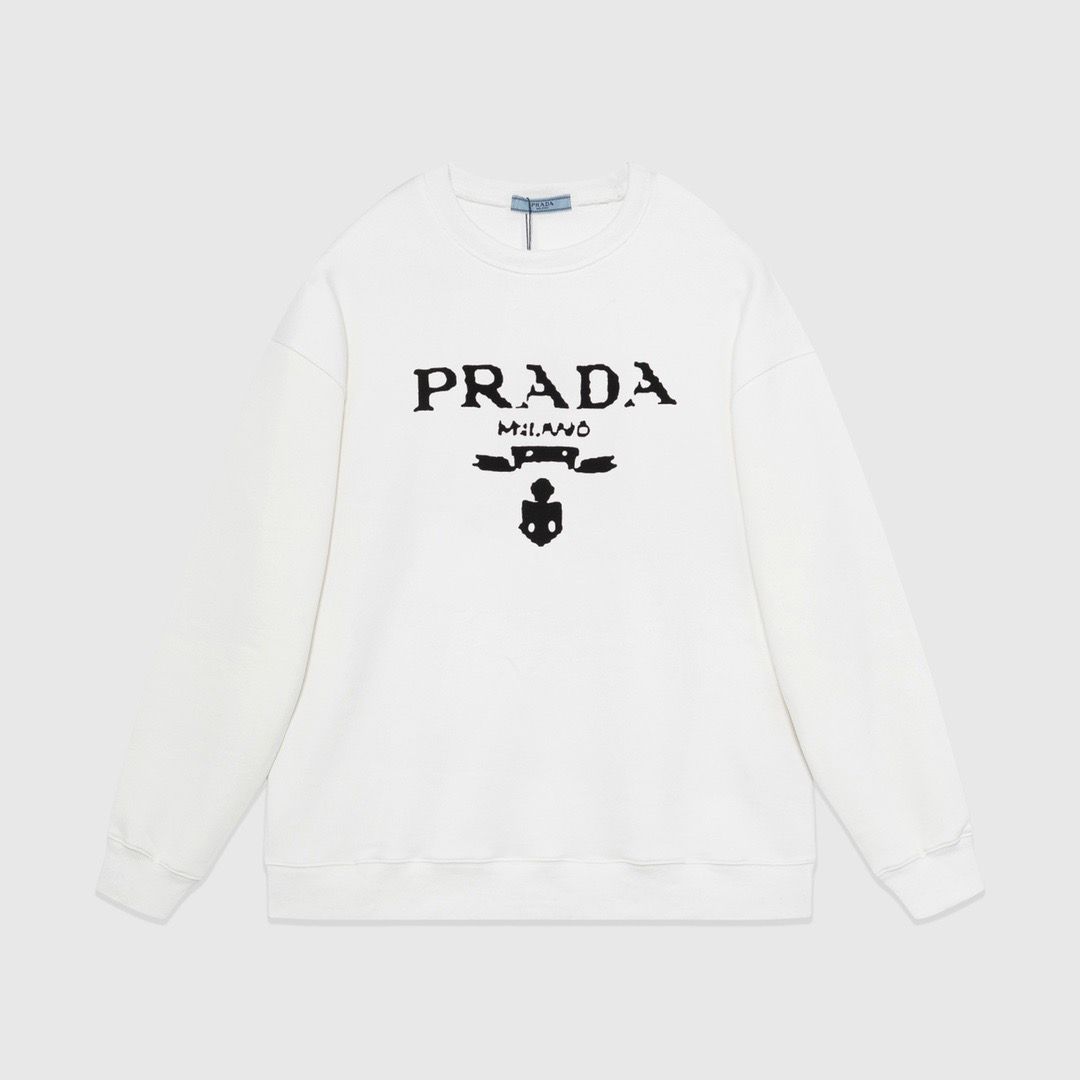 【 PRADA 旗艦店】ご好評に付き再入荷！！