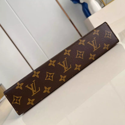 ポシェット ボヤージュ MM ボルネオグリーン M12816 – LW401