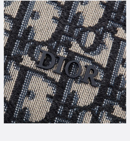 DIORバックパック