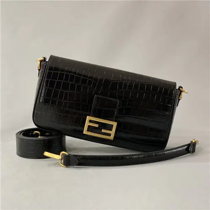 フェンディの象徴的なバゲットバッグ