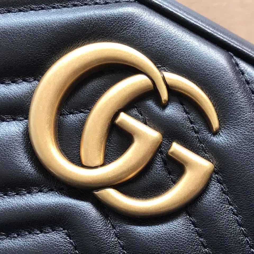 グッチ ラージショルダーバッグ