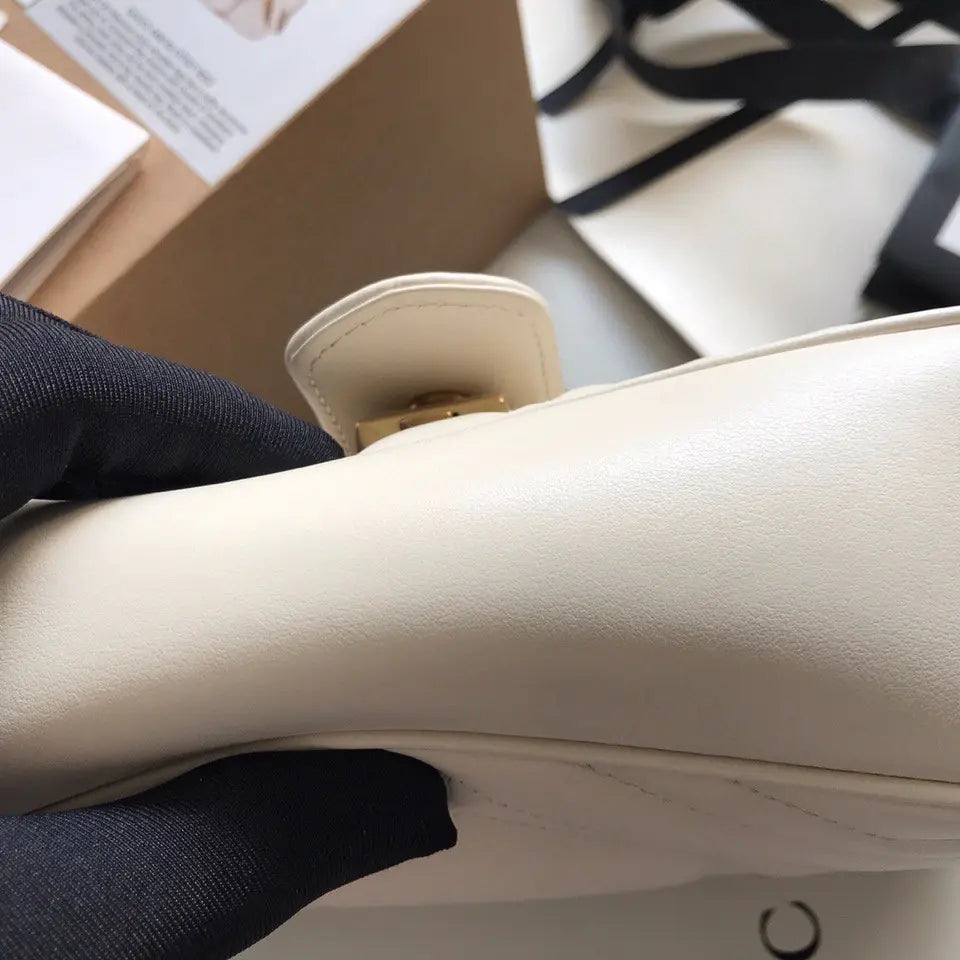 GGマーモント ミニキルティングショルダーバッグ