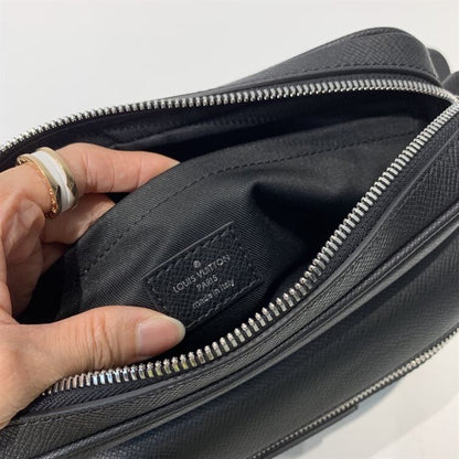 ルイ・ヴィトン アウトドアメッセンジャー – LVB018