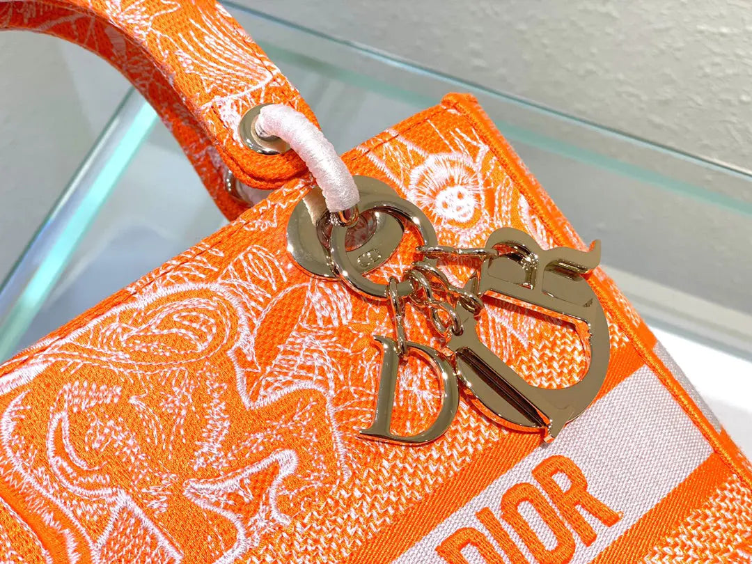 クリスチャン ディオール ミディアム レディ D ライト バッグ