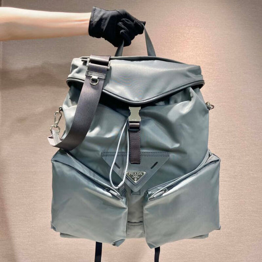 PRADAの新作キャットウォークモデル🎉2VZ108 ショルダーバッグ/ショルダーバッグ グレー