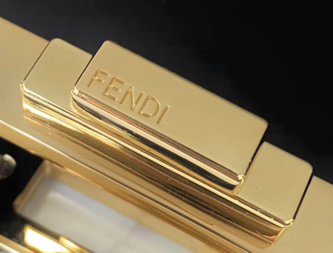 フェンディ オロック ジッパー