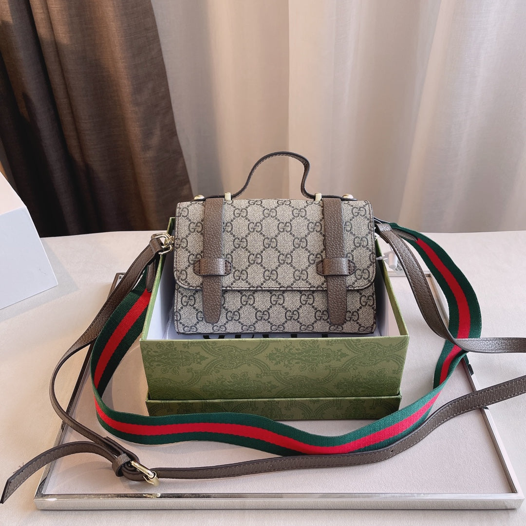 GUCCI メッセンジャーバッグ