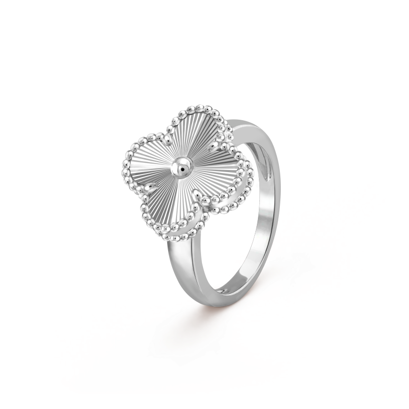 Van Cleef & Arpels ヴィンテージ アルハンブラ リングの新着