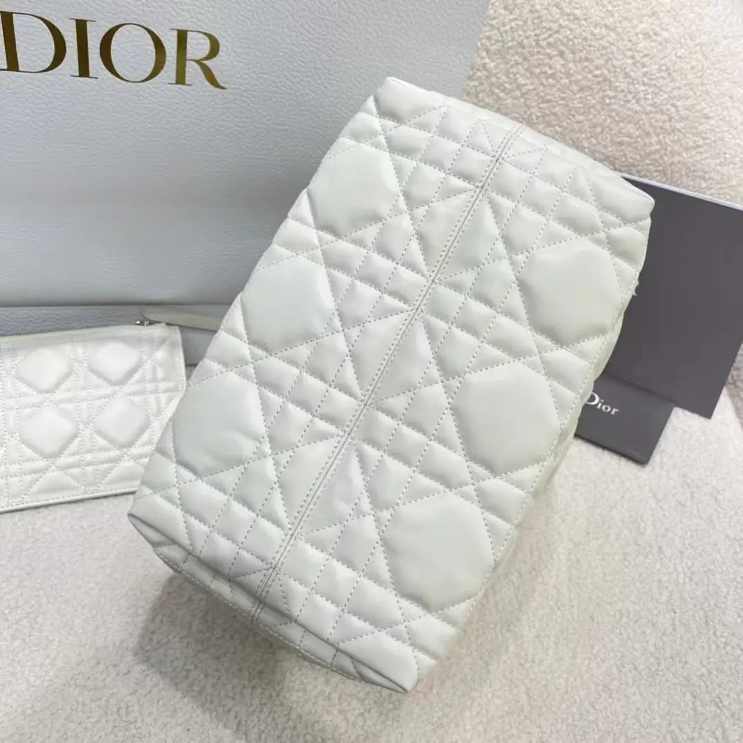 ミディアム レディ ディオール バッグ