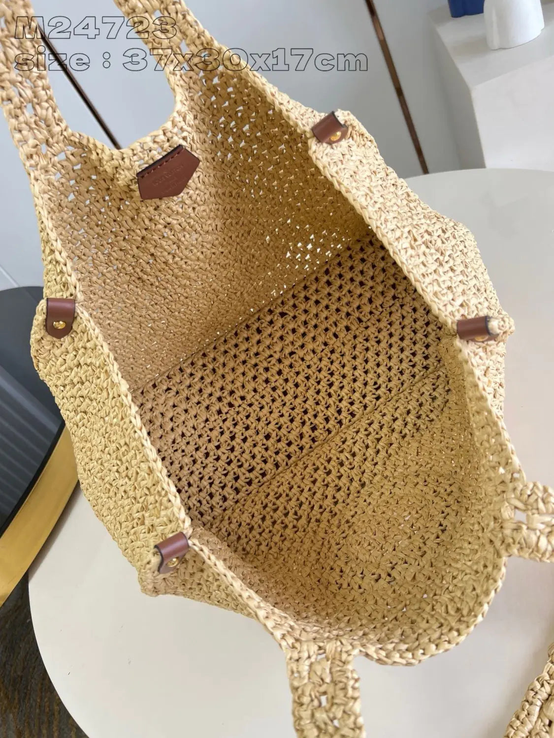 ルイ・ヴィトン M24723 オンザゴー MM