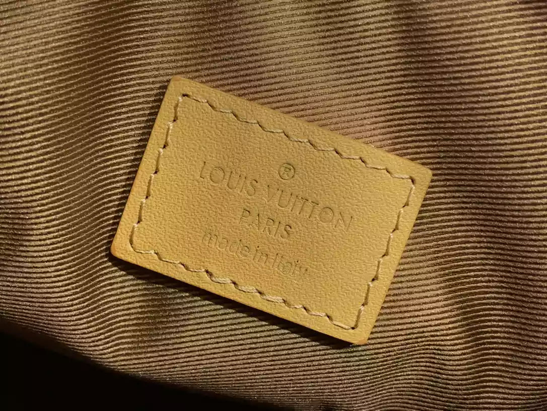 LV ホーボー カーゴバッグ（ベージュ カウハイドレザー＆モノグラム コーティングキャンバス） – LW167