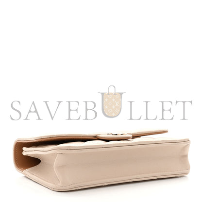 シャネル マスターラムスキン キルティング フラップ フォンホルダー チェーン付き ベージュブラウン AP3226 (17.2×10×3.3cm)