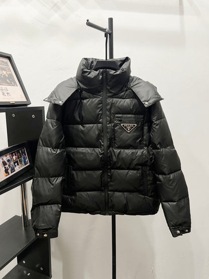 【PRADA旗艦店】ダウンジャケット、ご好評に付き再入荷！