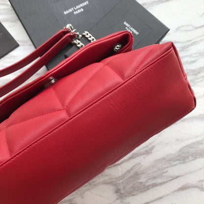 キルティングラムスキンのパファーミディアムバッグ