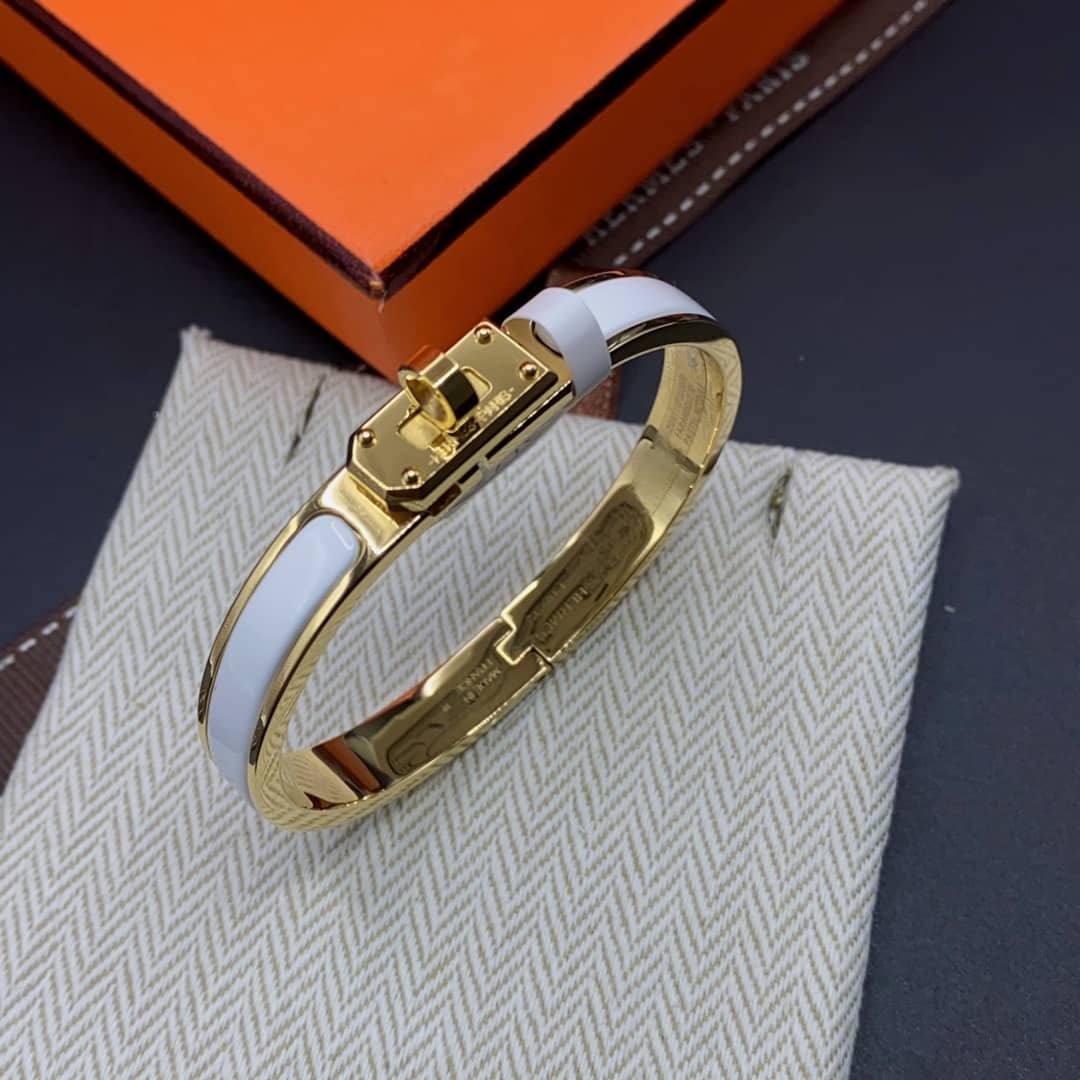 エルメスのブレスレットが安い