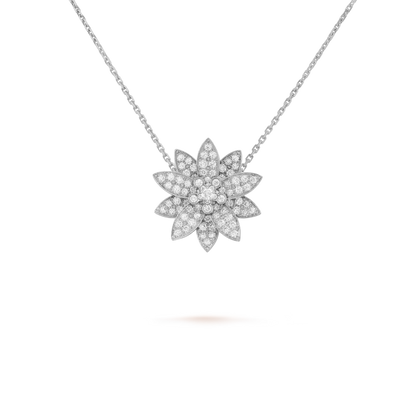 ヴァン クリーフ＆アーペルの新作ロータス ブローチ ペンダント、ミディアム スタイル