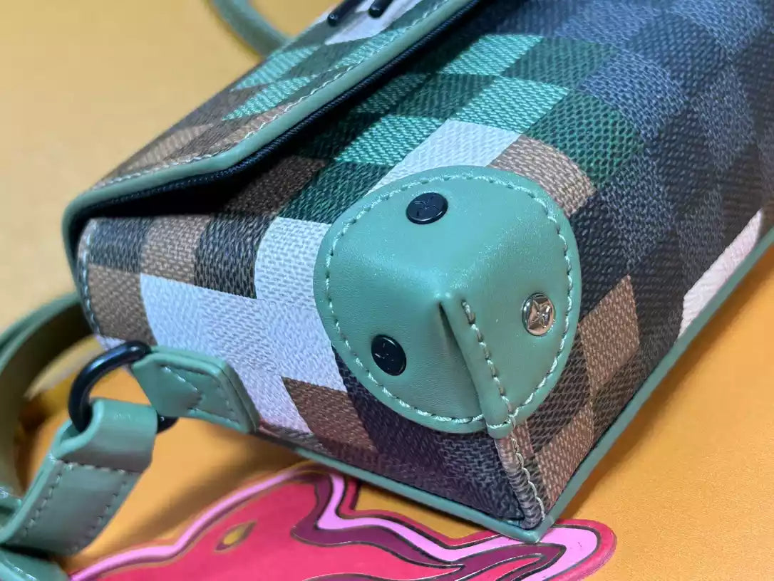 スチーマー ウェアラブルウォレット グリーン ダモフラージュ コーティングキャンバス M83172 – LW233