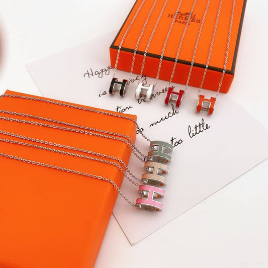 エルメスのロゴネックレスの卸売