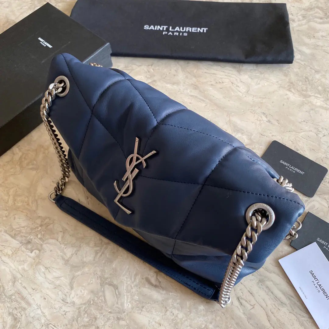 キルティングラムスキンのパファーミディアムバッグ