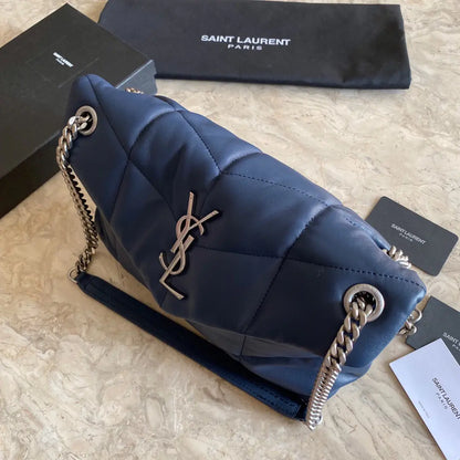 キルティングラムスキンのパファーミディアムバッグ