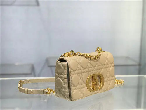 ディオール スモール カロ バッグ